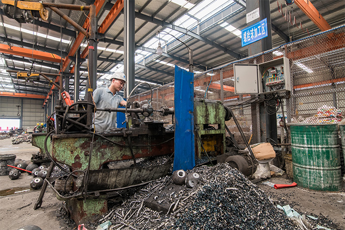 安达网架配件车间